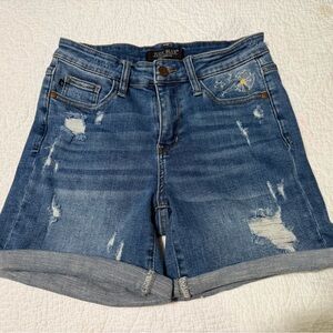 Judy Blue Embroidered Distressed Denim Shorts Size Small